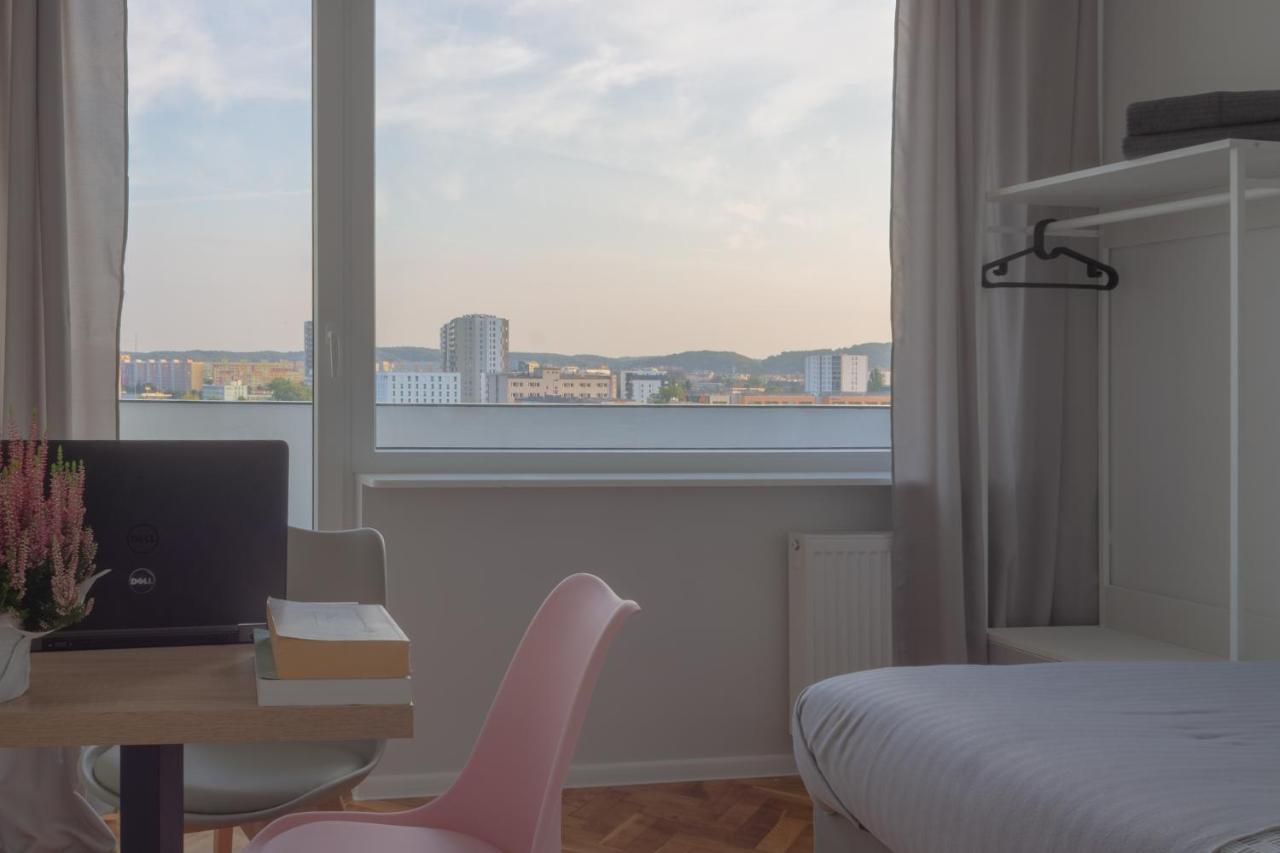 Initium Rooms - Pokoje Na Wynajem - Obroncow Wybrzeza 4D Gdansk Luaran gambar