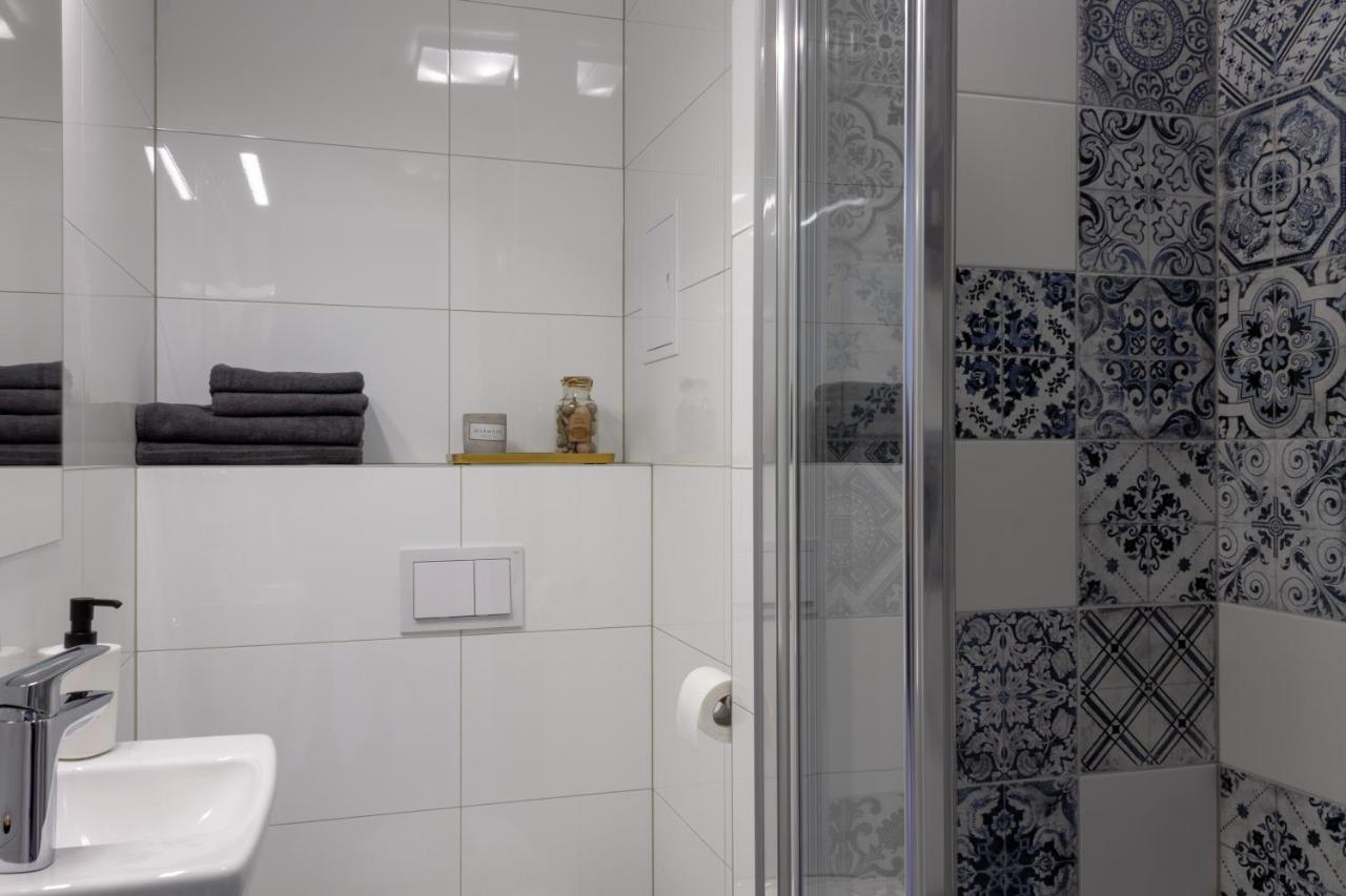 Initium Rooms - Pokoje Na Wynajem - Obroncow Wybrzeza 4D Gdansk Luaran gambar