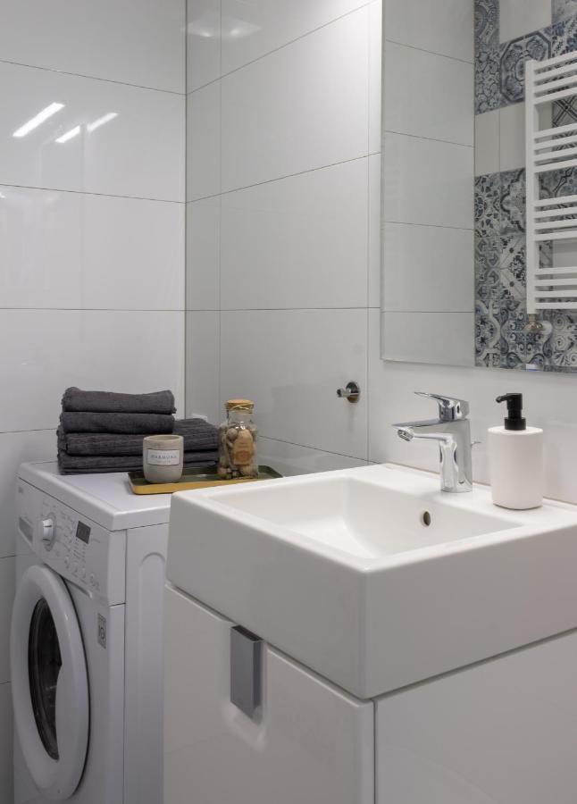 Initium Rooms - Pokoje Na Wynajem - Obroncow Wybrzeza 4D Gdansk Luaran gambar